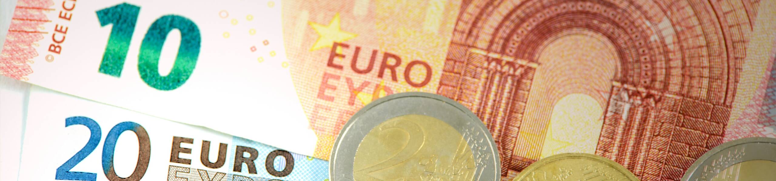 European Currencies Ahead of the Banks' Statements